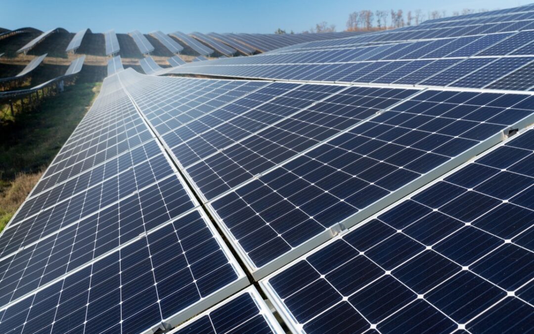 Průlomová solární PPA smlouva: dlouhodobá dohoda o prodeji elektřiny průmyslové firmě ukáže směr pro další velké solární projekty