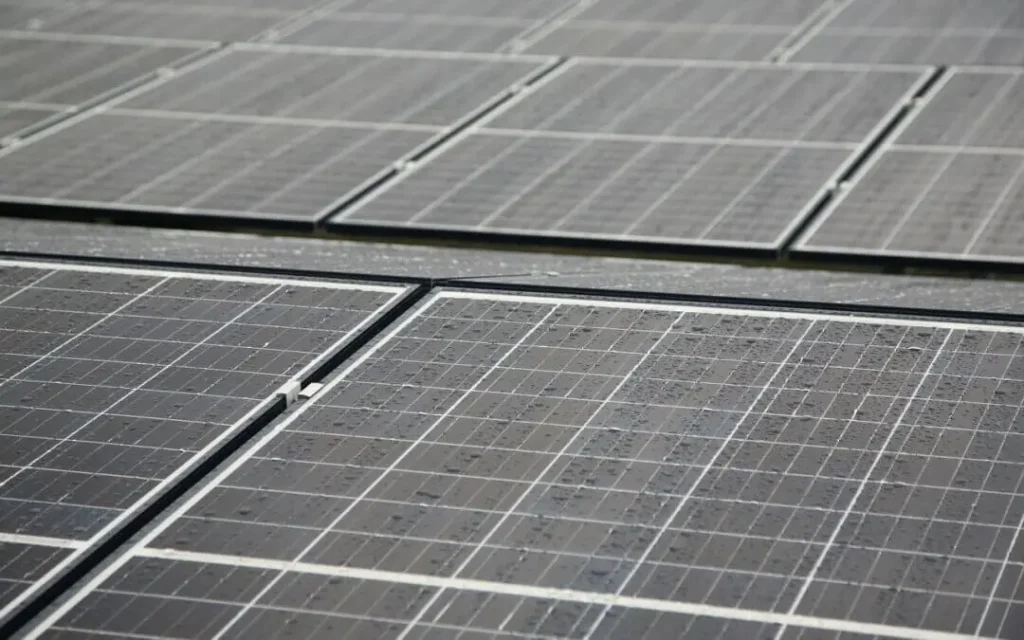 Stanjurovy návrhy ohrožují polovinu výkonu solárních elektráren, brání investicím a podkopávají důvěru podnikatelů