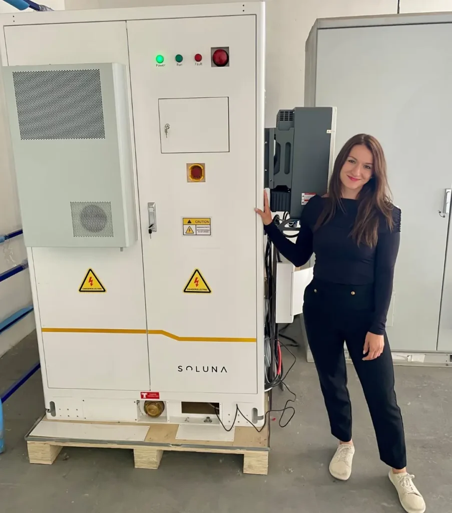 Ověřená a cenově dostupná bateriová úložiště Dyness a Soluna