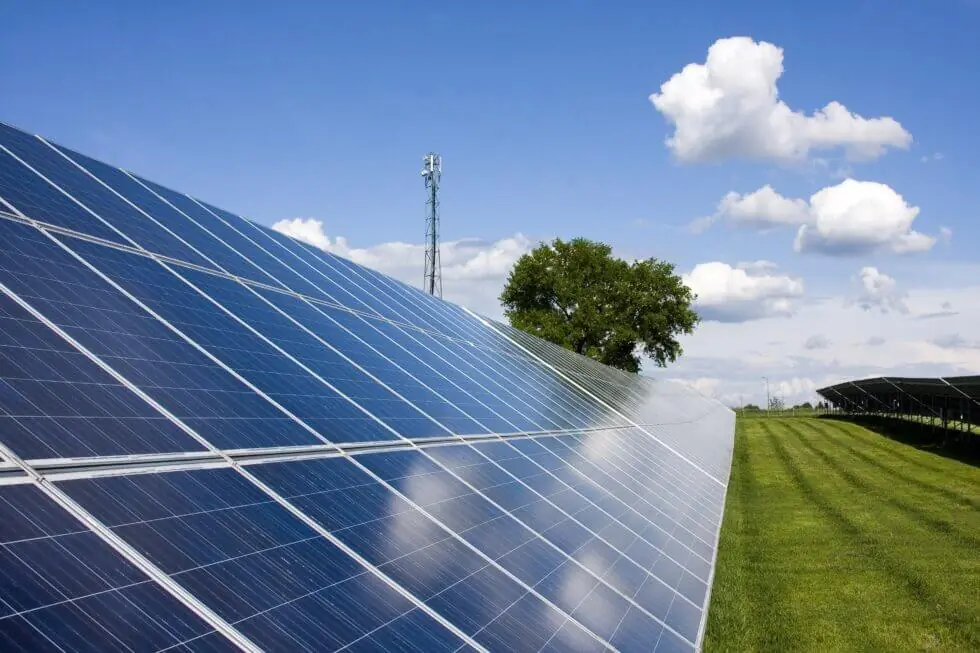 Česko i nadále zaostává v rozvoji obnovitelných zdrojů, varuje nejnovější evropská studie. Kroky vlády podle ní znejišťují podnikatelské prostředí #2